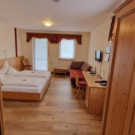 Landgasthaus Jaegerhof Hotel *