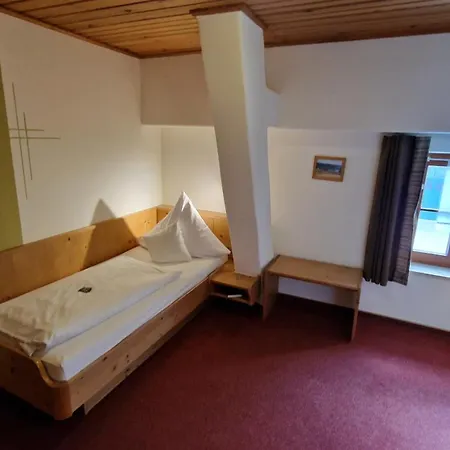 Landgasthaus Jaegerhof Hotel *